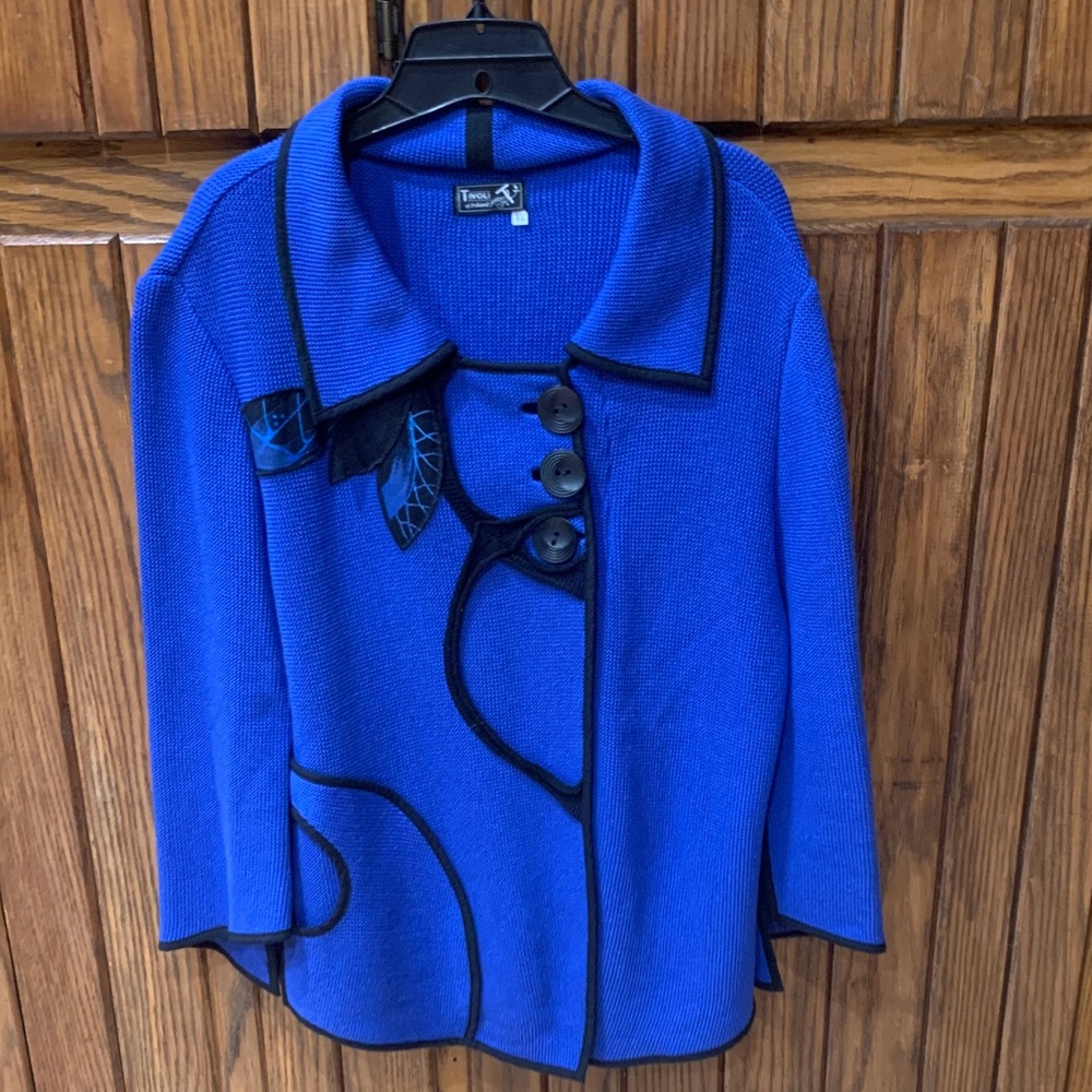 Tivoli of Ireland Cardigan Jacket
Size XL. Royal blue with back trim